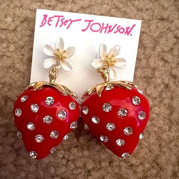 New on card Betsey Johnson large STRAWBERRY earrings - Picture 2 of 3